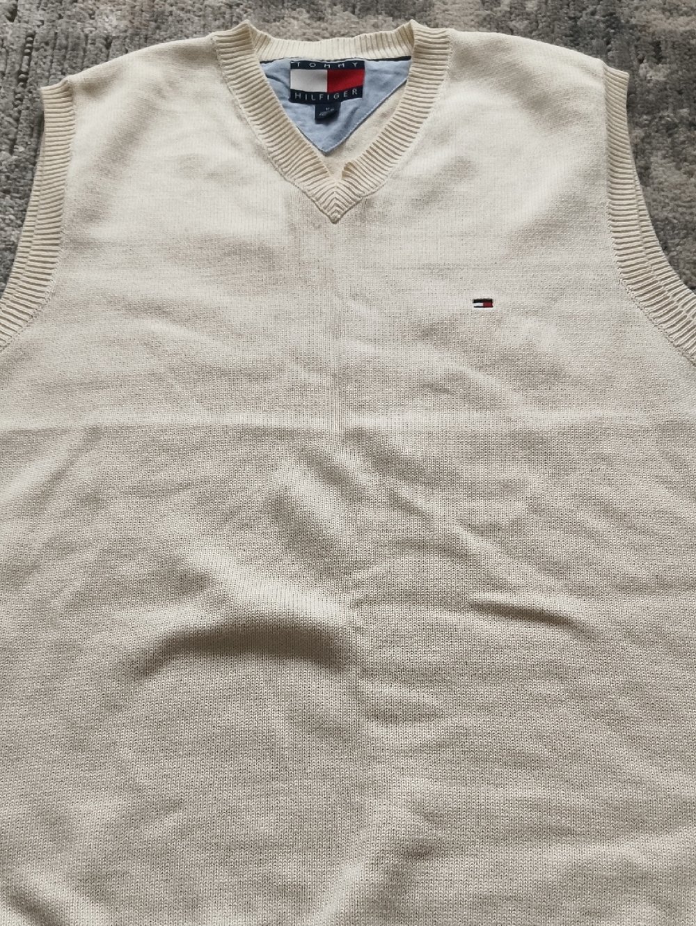 Tommy Hilfiger Men's Cream V-Neck Sweater Vest with Flag Logo